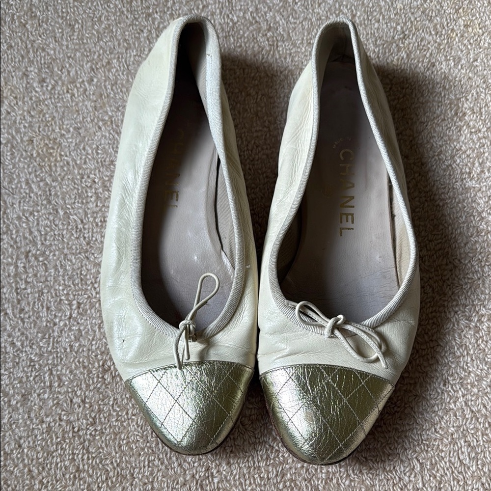 Chanel Cream and Gold Quilted Ballet Flats